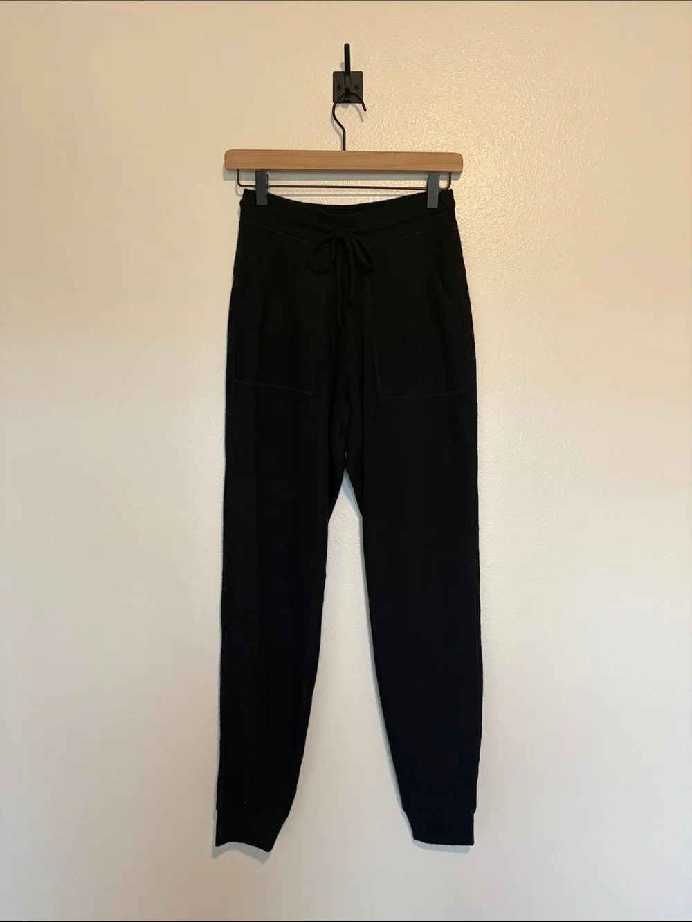 ALO Soho Mid-Rise Vegan Cashmere Stretch Jogger Sweatpants Loungewear Black XS